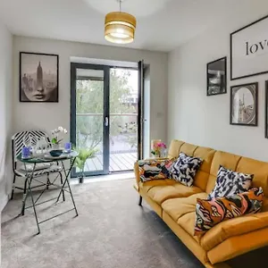 Luton Cozy & Lovely For Contractors Luton (Bedfordshire)